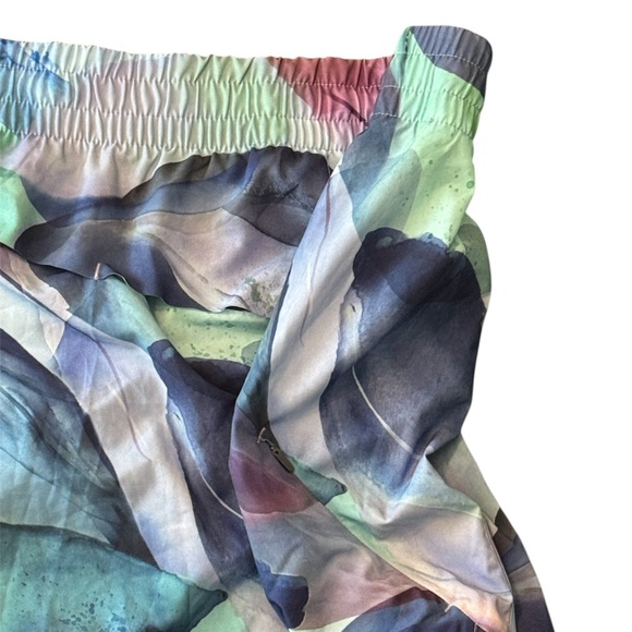 Athleta Printed Mesh Racer Run Short 4” Plus Size - Picture 5 of 7